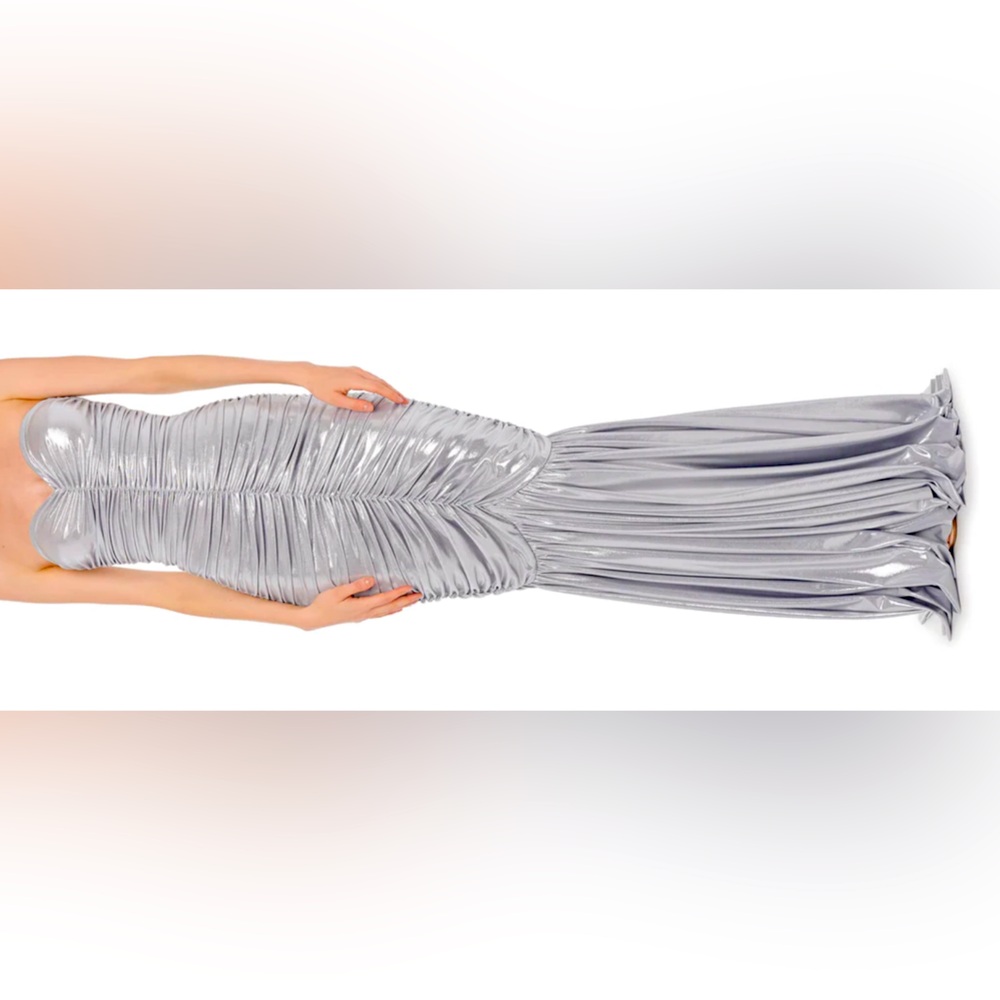 Norma Kamali fishtail silver lame gown. Size m. Never worn.